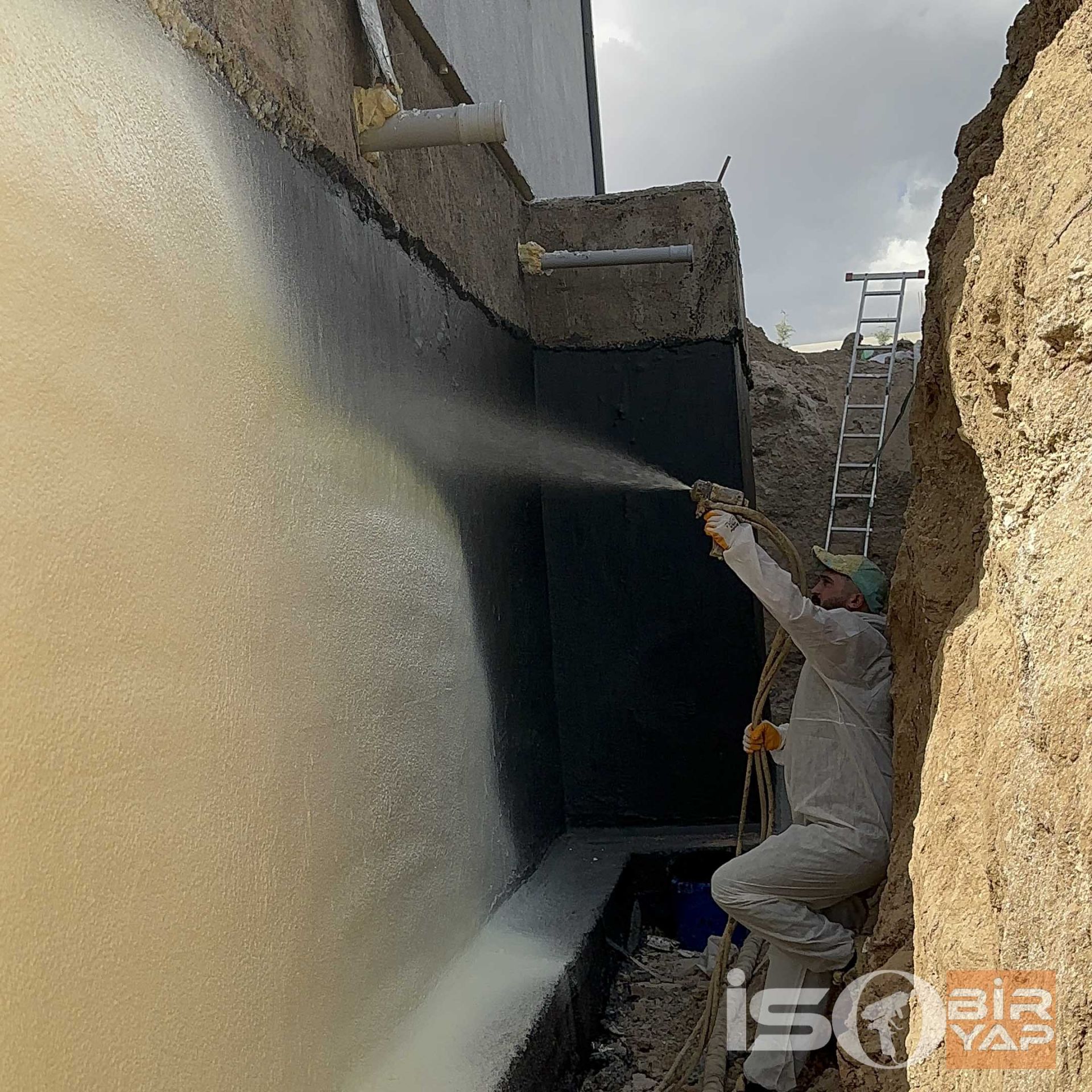 Klasik Yalıtım Malzemeleri Neden Yetersiz Kalıyor? Sprey Poliüretan ile Tanışın!